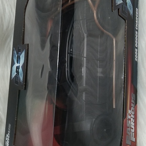 NWT XFAST Jada Fast & Furious 2006 Dodge Charger Scale 1/24 - Picture 3 of 12